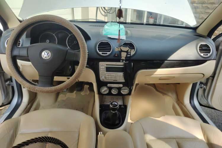 Used Volkswagen Lavida 2008 1.6L Manual Premium Edition Center Console