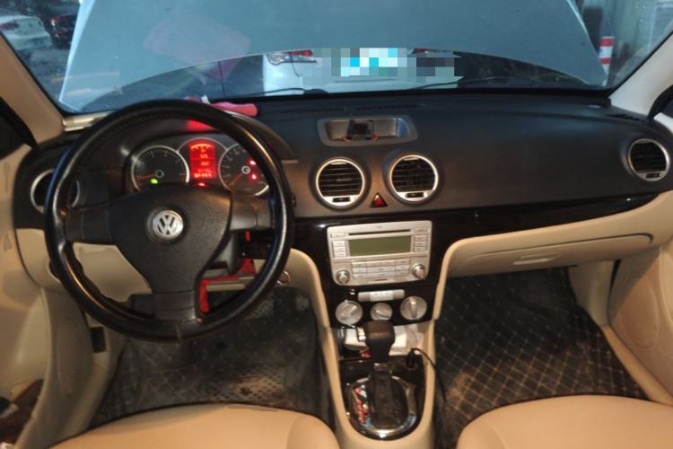 Used Volkswagen Lavida 2008 1.6L Automatic Prestige Edition Center Console
