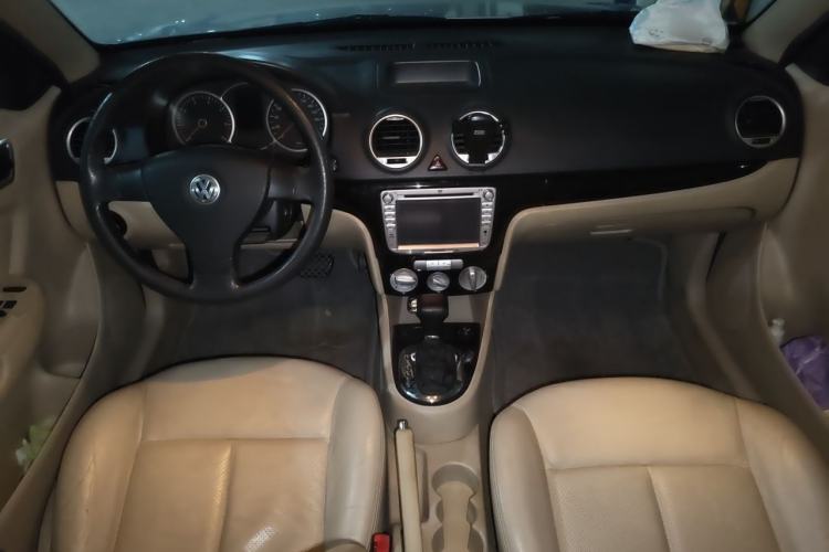 Used Volkswagen Lavida 2008 1.6L Automatic Prestige Edition Center Console