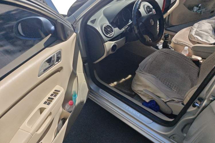 Used Volkswagen Lavida 2008 1.6L Manual Premium Edition Driver Seat