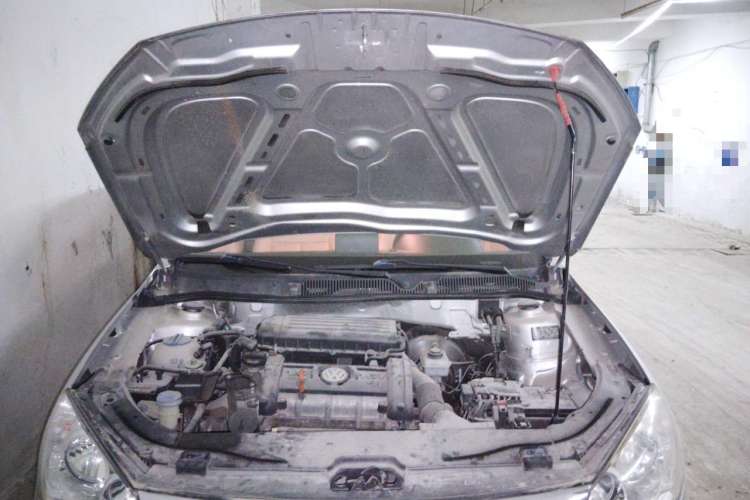 Used Volkswagen Lavida 2008 1.6L Manual Premium Edition Engine Bay