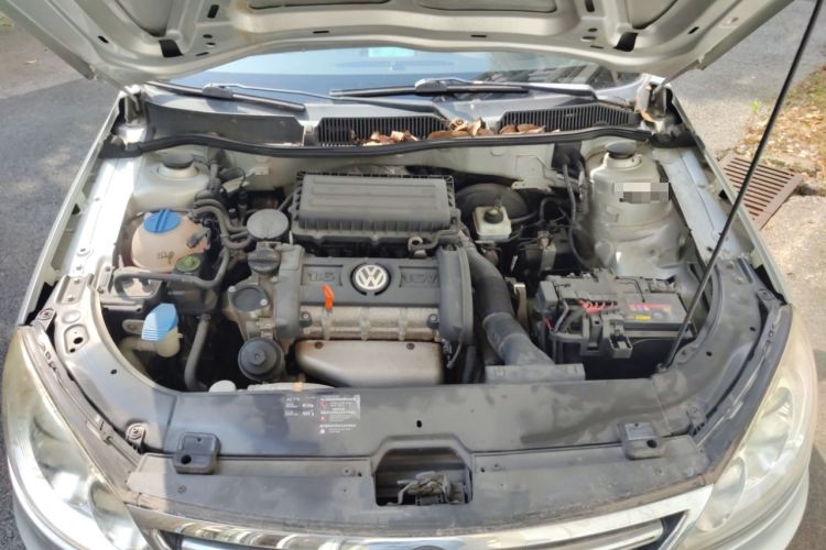 Used Volkswagen Lavida 2008 1.6L Manual Premium Edition Engine Bay