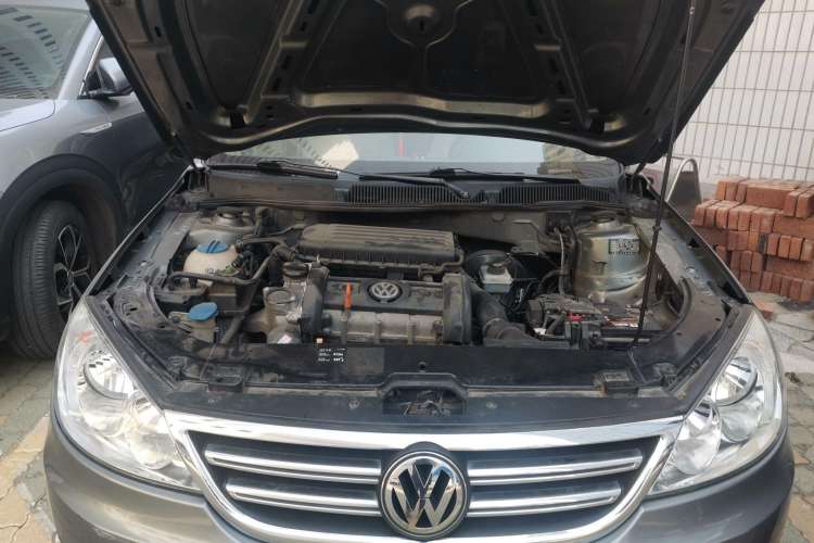 Used Volkswagen Lavida 2008 1.6L Manual Premium Edition Engine Bay