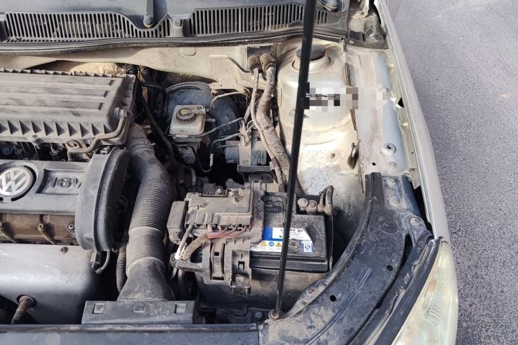 Used Volkswagen Lavida 2008 1.6L Automatic Joy Edition Engine Bay Left