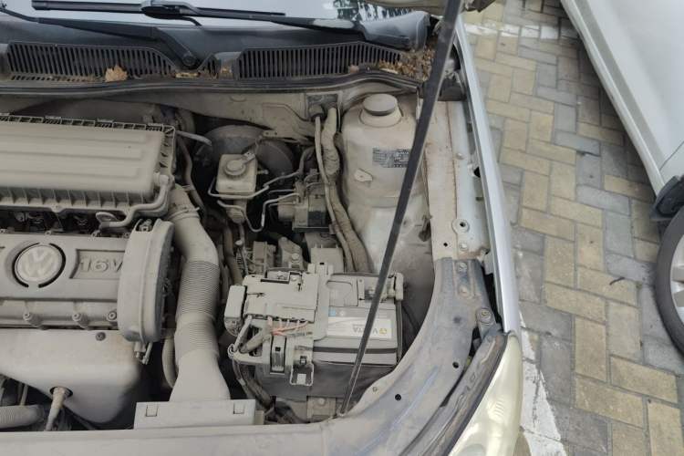 Used Volkswagen Lavida 2008 1.6L Automatic Prestige Edition Engine Bay Left