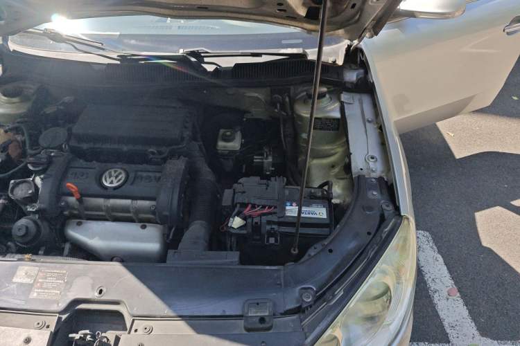 Used Volkswagen Lavida 2008 1.6L Manual Premium Edition Engine Bay Left