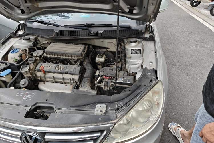 Used Volkswagen Lavida 2008 1.6L Automatic Prestige Edition Engine Bay Left