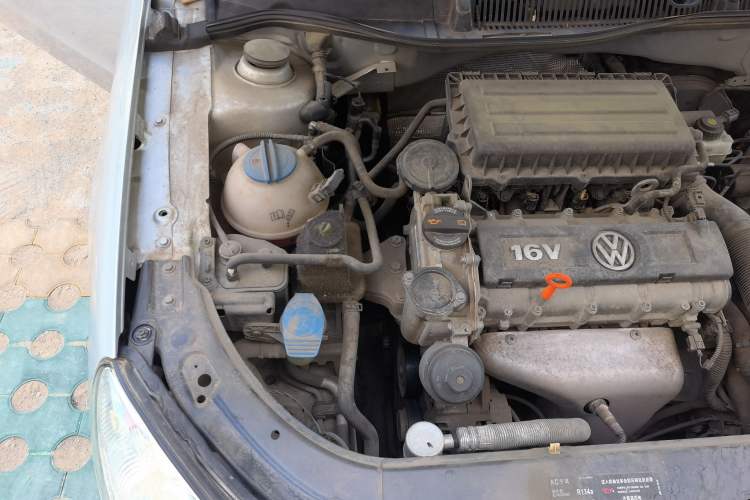 Used Volkswagen Lavida 2008 1.6L Automatic Prestige Edition Engine Bay Right