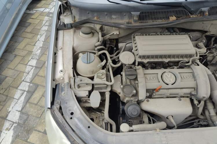 Used Volkswagen Lavida 2008 1.6L Automatic Prestige Edition Engine Bay Right