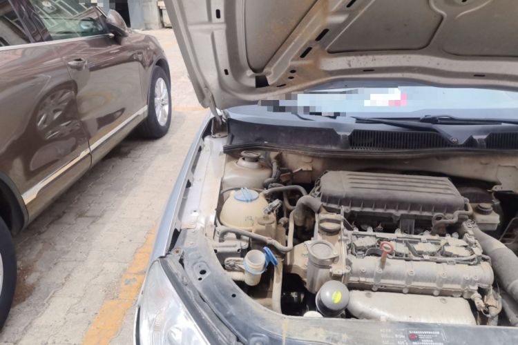 Used Volkswagen Lavida 2008 1.6L Automatic Prestige Edition Engine Bay Right