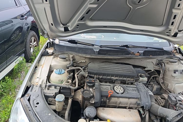 Used Volkswagen Lavida 2008 1.6L Automatic Prestige Edition Engine Bay Right