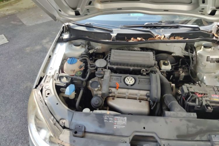 Used Volkswagen Lavida 2008 1.6L Manual Premium Edition Engine Bay Right