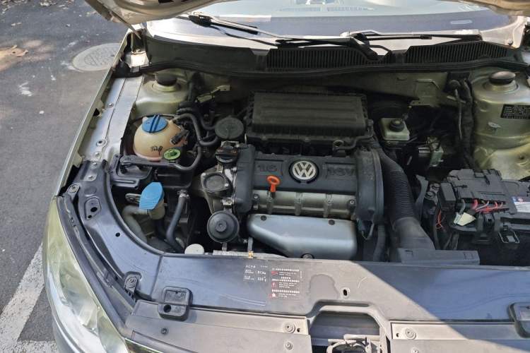Used Volkswagen Lavida 2008 1.6L Manual Premium Edition Engine Bay Right