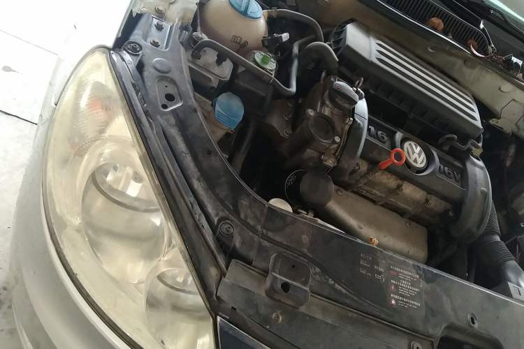 Used Volkswagen Lavida 2008 1.6L Manual Premium Edition Engine Bay Right