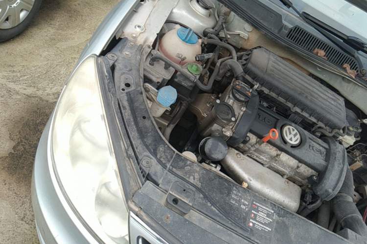 Used Volkswagen Lavida 2008 1.6L Manual Premium Edition Engine Bay Right