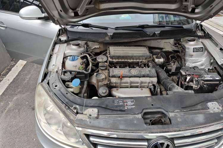 Used Volkswagen Lavida 2008 1.6L Automatic Prestige Edition Engine Bay Right