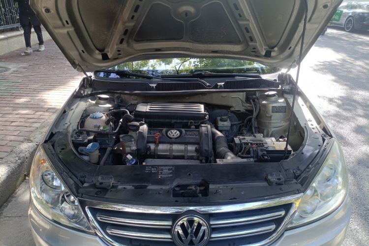 Used Volkswagen Lavida 2008 1.6L Manual Premium Edition Engine Bay