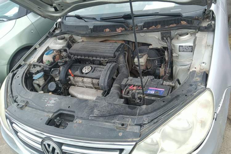 Used Volkswagen Lavida 2008 1.6L Manual Premium Edition Engine Bay