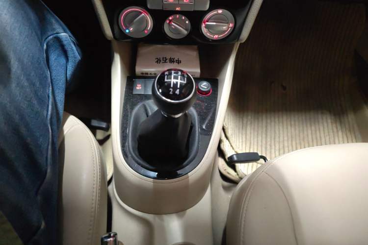 Used Volkswagen Lavida 2008 1.6L Manual Premium Edition Gear Lever