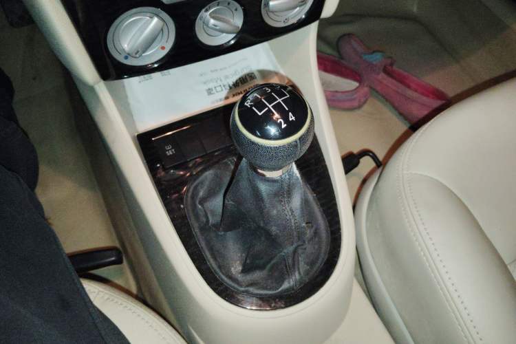 Used Volkswagen Lavida 2008 1.6L Manual Premium Edition Gear Lever