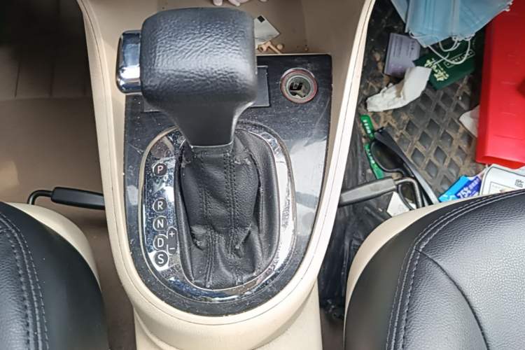 Used Volkswagen Lavida 2008 1.6L Automatic Prestige Edition Gear Lever