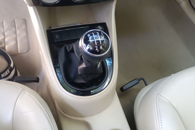 Used Volkswagen Lavida 2008 1.6L Manual Premium Edition Gear Lever