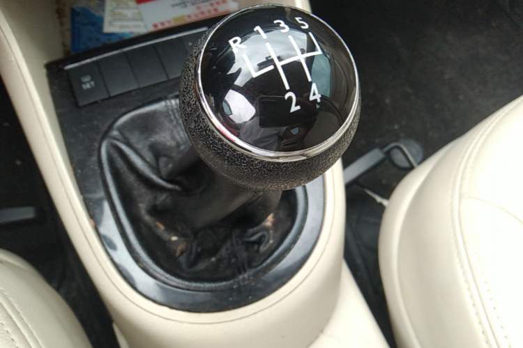 Used Volkswagen Lavida 2008 1.6L Manual Premium Edition Gear Lever