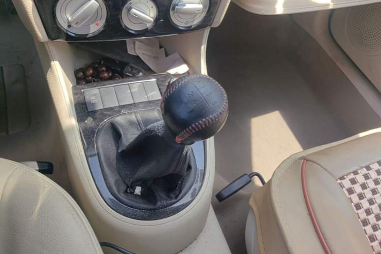 Used Volkswagen Lavida 2008 1.6L Manual Premium Edition Gear Lever
