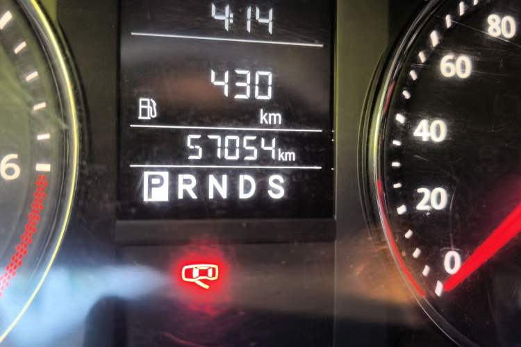Used Volkswagen Lavida 2008 1.6L Automatic Prestige Edition Odometer Close Up