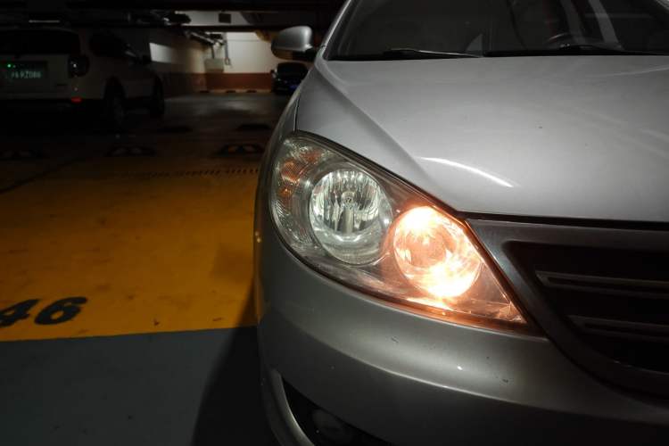 Used Volkswagen Lavida 2008 1.6L Manual Premium Edition Right Front Headlight