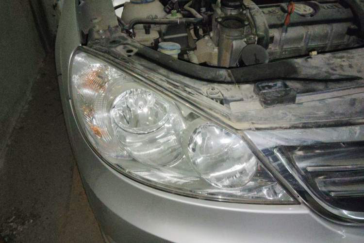 Used Volkswagen Lavida 2008 1.6L Manual Premium Edition Right Front Headlight