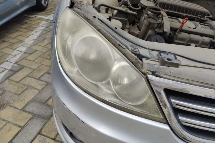 Used Volkswagen Lavida 2008 1.6L Automatic Prestige Edition Right Front Headlight
