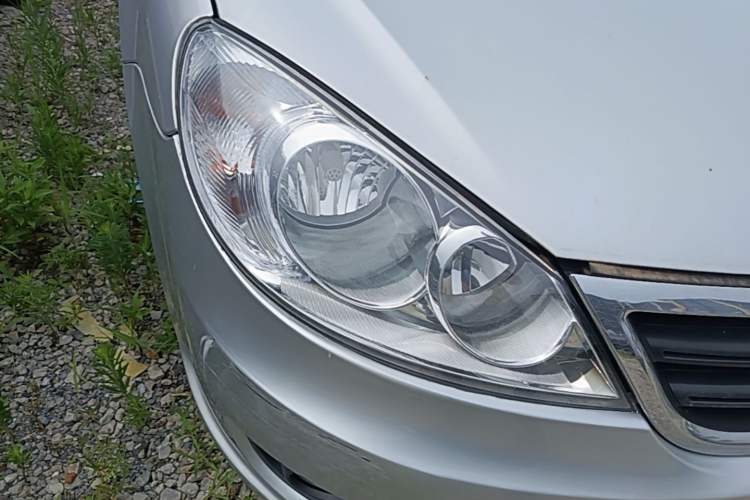 Used Volkswagen Lavida 2008 1.6L Automatic Prestige Edition Right Front Headlight
