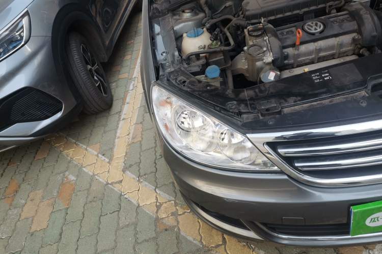 Used Volkswagen Lavida 2008 1.6L Manual Premium Edition Right Front Headlight