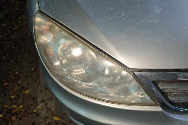 Used Volkswagen Lavida 2008 1.6L Automatic Prestige Edition Right Front Headlight