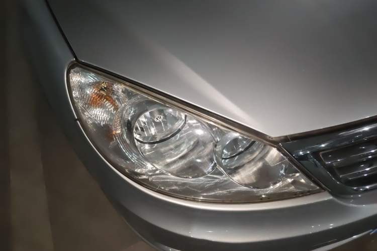 Used Volkswagen Lavida 2008 1.6L Automatic Prestige Edition Right Front Headlight