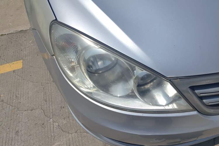 Used Volkswagen Lavida 2008 1.6L Manual Premium Edition Right Front Headlight