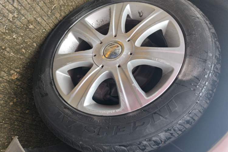 Used Volkswagen Lavida 2008 1.6L Automatic Prestige Edition Right Front Wheel Hub