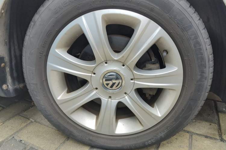 Used Volkswagen Lavida 2008 1.6L Automatic Prestige Edition Right Front Wheel Hub