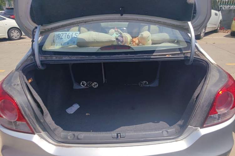 Used Volkswagen Lavida 2008 1.6L Manual Premium Edition Trunk