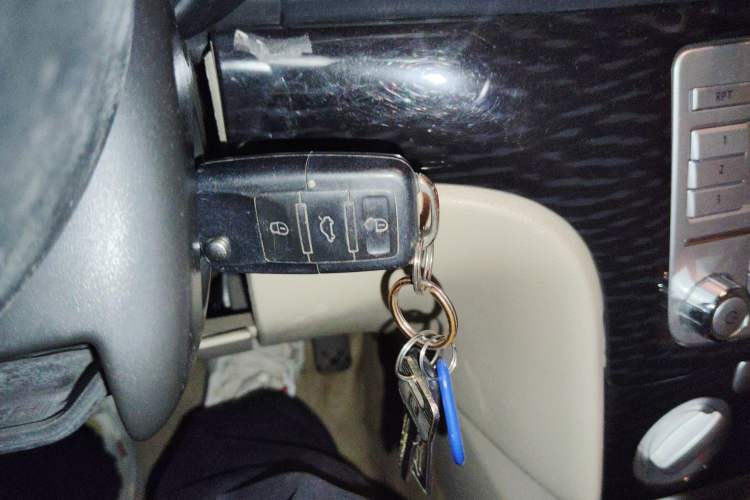 Used Volkswagen Lavida 2008 1.6L Manual Premium Edition Vehicle Key