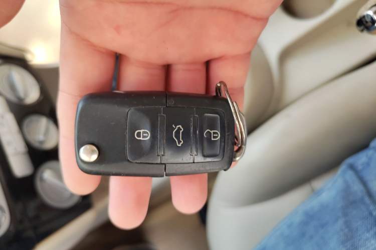 Used Volkswagen Lavida 2008 1.6L Manual Premium Edition Vehicle Key