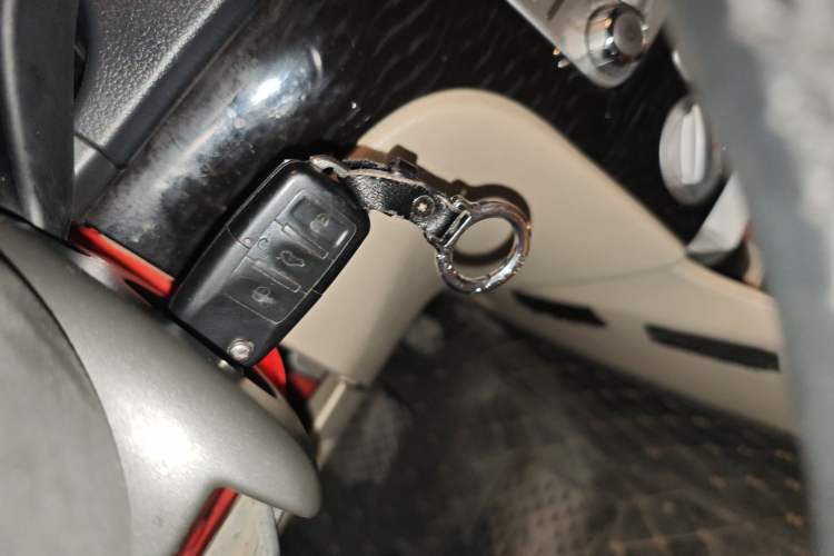 Used Volkswagen Lavida 2008 1.6L Automatic Prestige Edition Vehicle Key