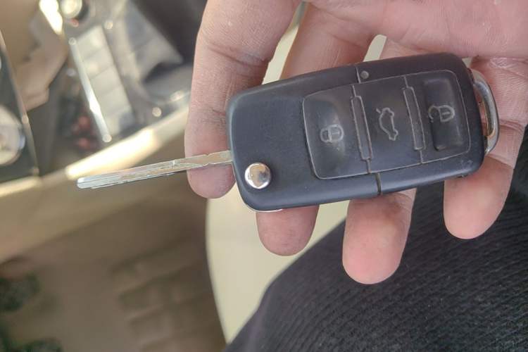 Used Volkswagen Lavida 2008 1.6L Manual Premium Edition Vehicle Key