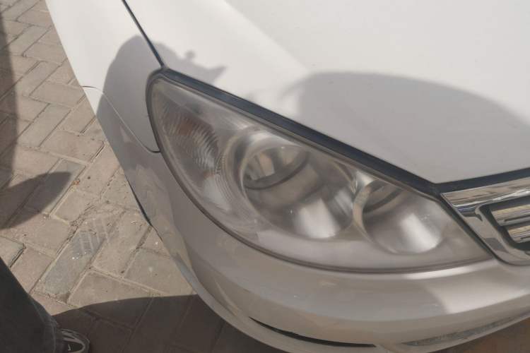 Used Volkswagen Lavida 2008 1.6L Automatic Prestige Edition Right Front Headlight
