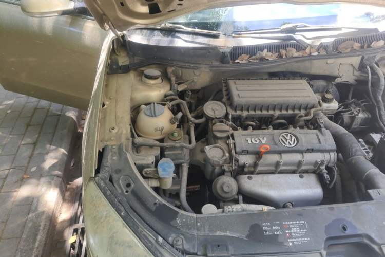 Used Volkswagen Lavida 2008 1.6L Automatic Prestige Edition Engine Bay Right