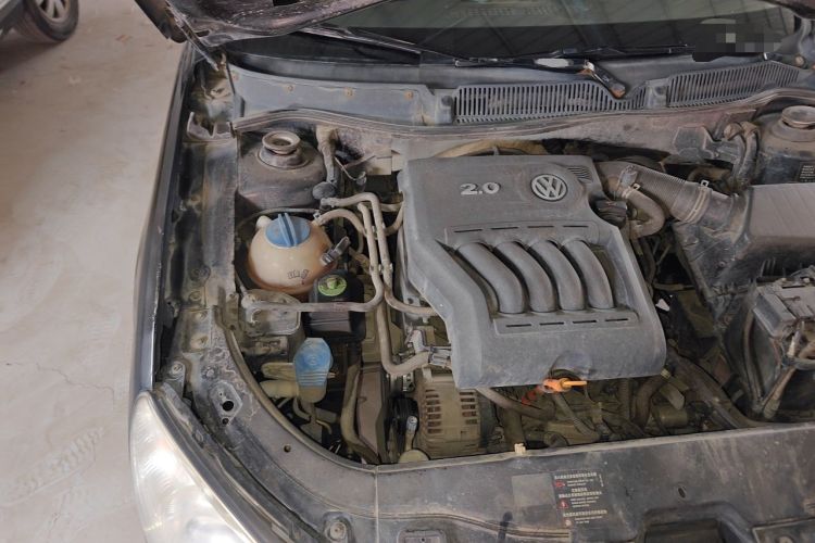 Used Volkswagen Lavida 2009 2.0L Manual - PinYou Version Engine Bay Right