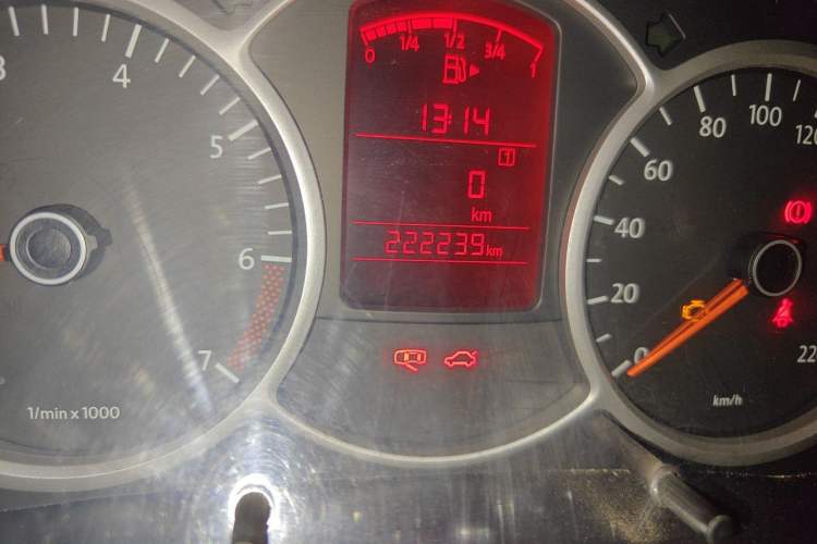 Used Volkswagen Lavida 2009 2.0L Manual - PinYou Version Odometer Close Up