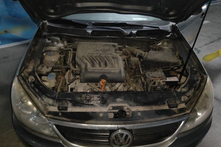 Used Volkswagen Lavida 2009 2.0L Manual - PinYou Version Engine Bay