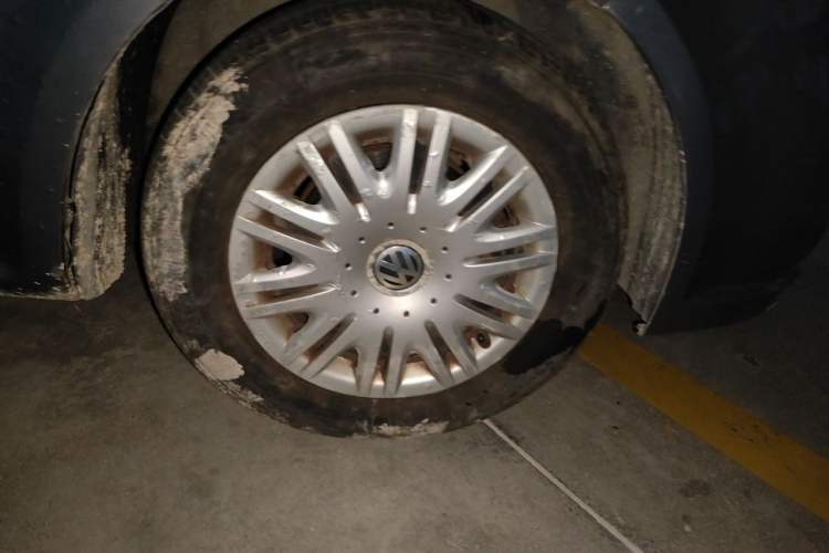 Used Volkswagen Lavida 2009 2.0L Manual - PinYou Version Right Front Wheel Hub